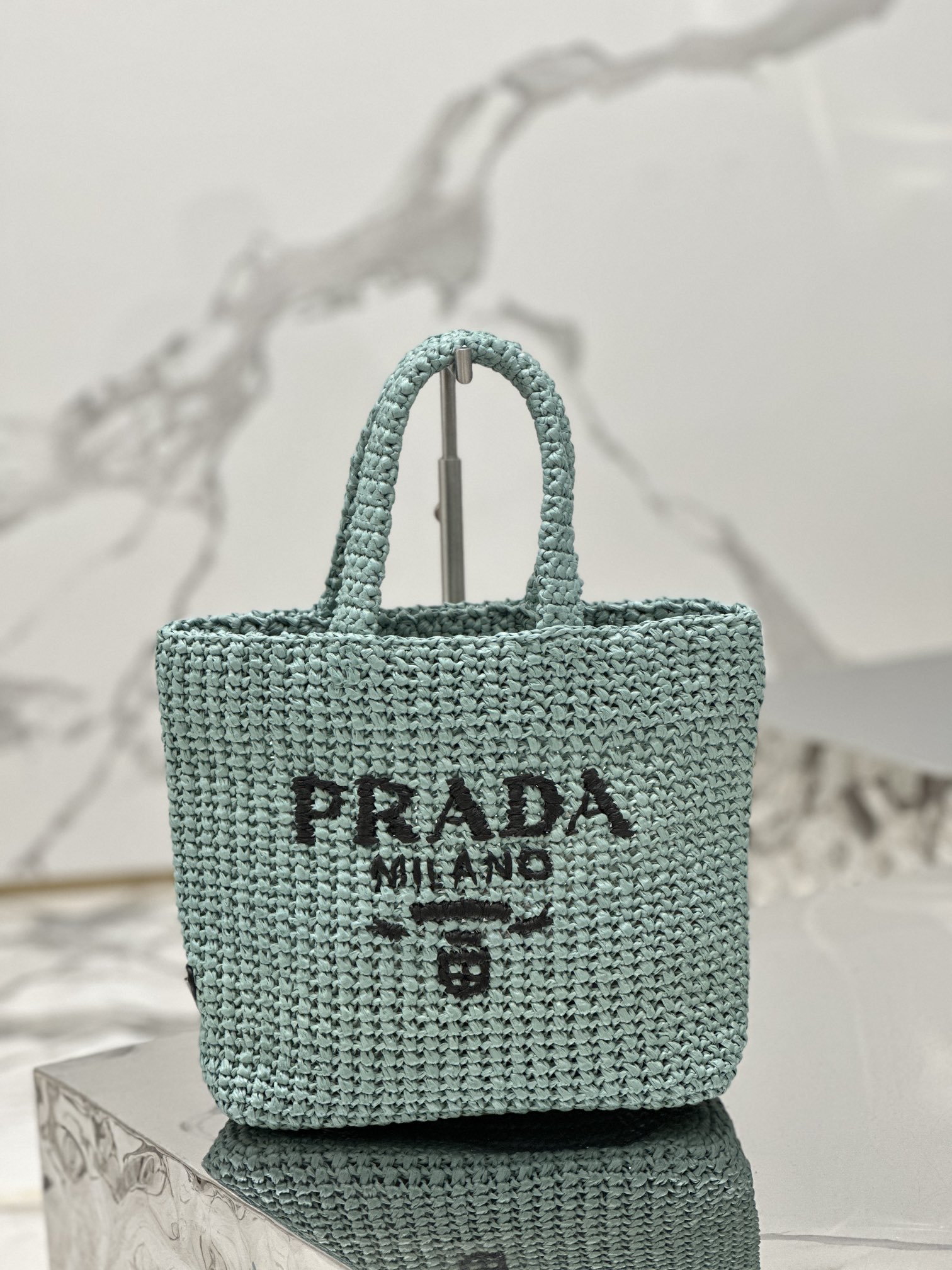 Woven tote bag (small), designed with imported raffia, model number: 1BG422  