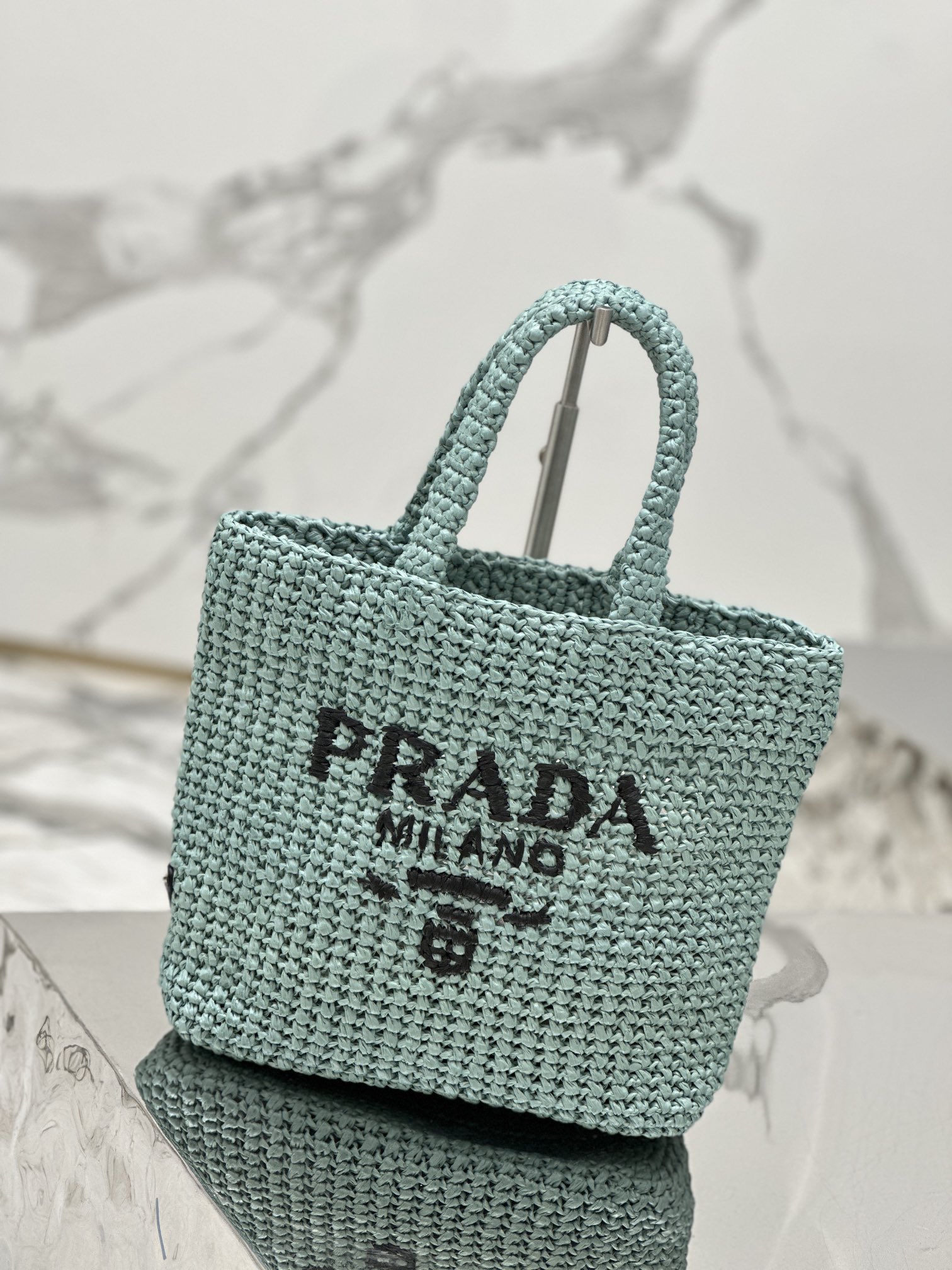 Woven tote bag (small), designed with imported raffia, model number: 1BG422  