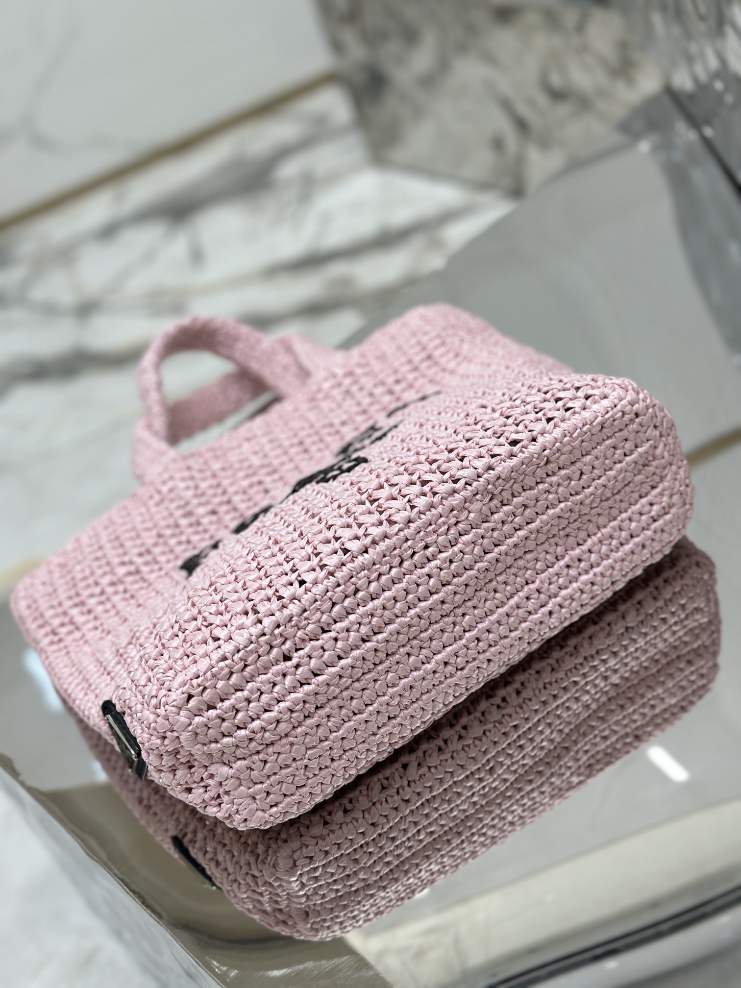 Woven tote bag (small), designed with imported raffia, model number: 1BG422  