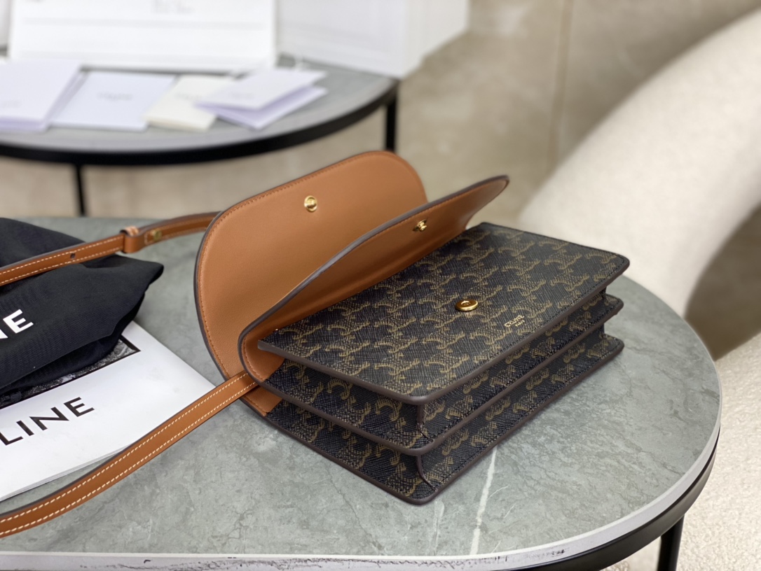 CELINE | Classic WOC Monogram Black