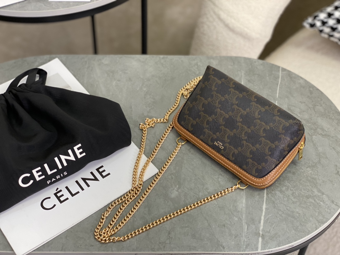 CELINE | Chain Shell Bag