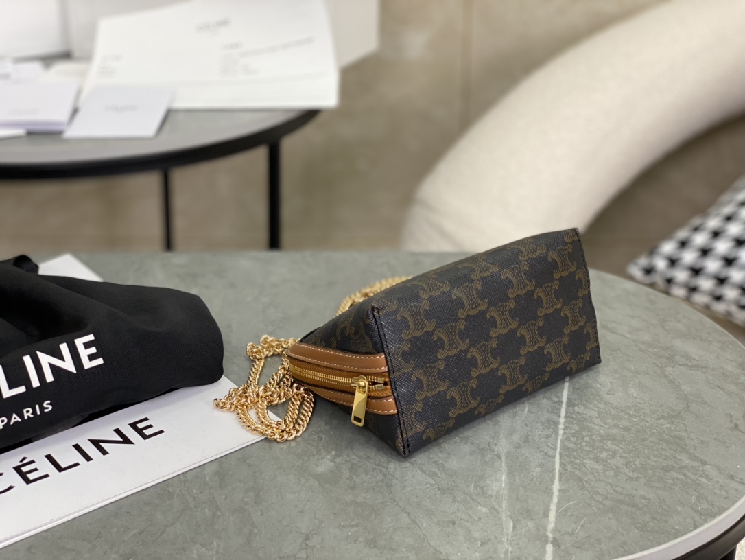 CELINE | Chain Shell Bag