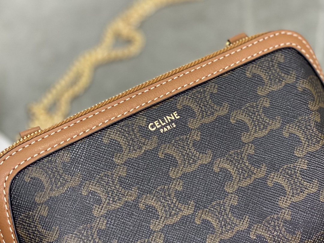 CELINE | Chain Shell Bag