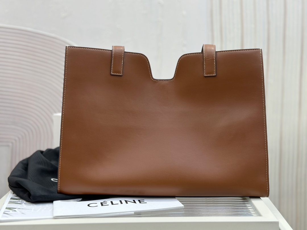 CELINE Cabas 16 Smooth Cowhide Leather Handbag, Smooth Cowhide Leather Handbag, Soft Cowhide, Cowhide Leather, Sheepskin Lining