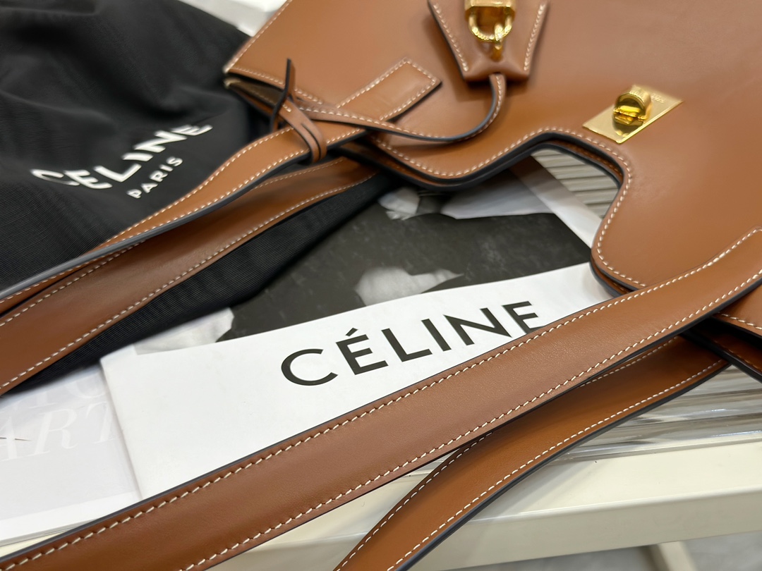 CELINE Cabas 16 Smooth Cowhide Leather Handbag, Smooth Cowhide Leather Handbag, Soft Cowhide, Cowhide Leather, Sheepskin Lining