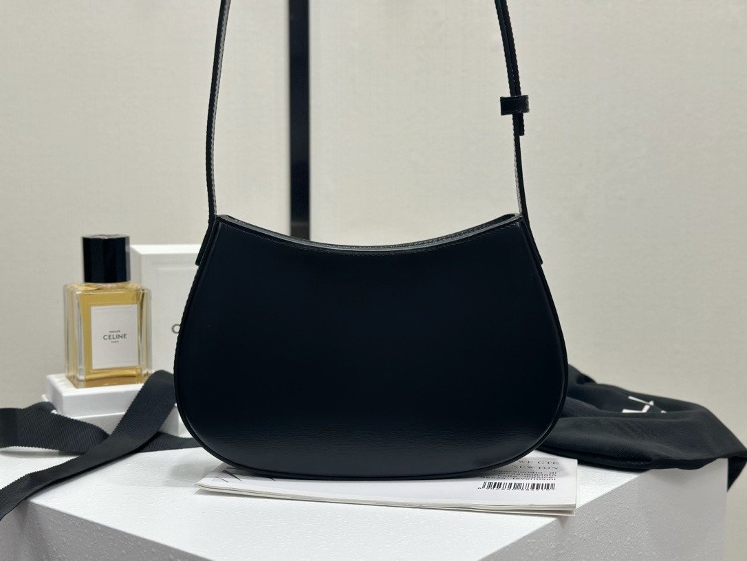 CELINE | TILLY Medium Black Cowhide Leather Handbag, Cowhide Leather, Sheepskin Lining