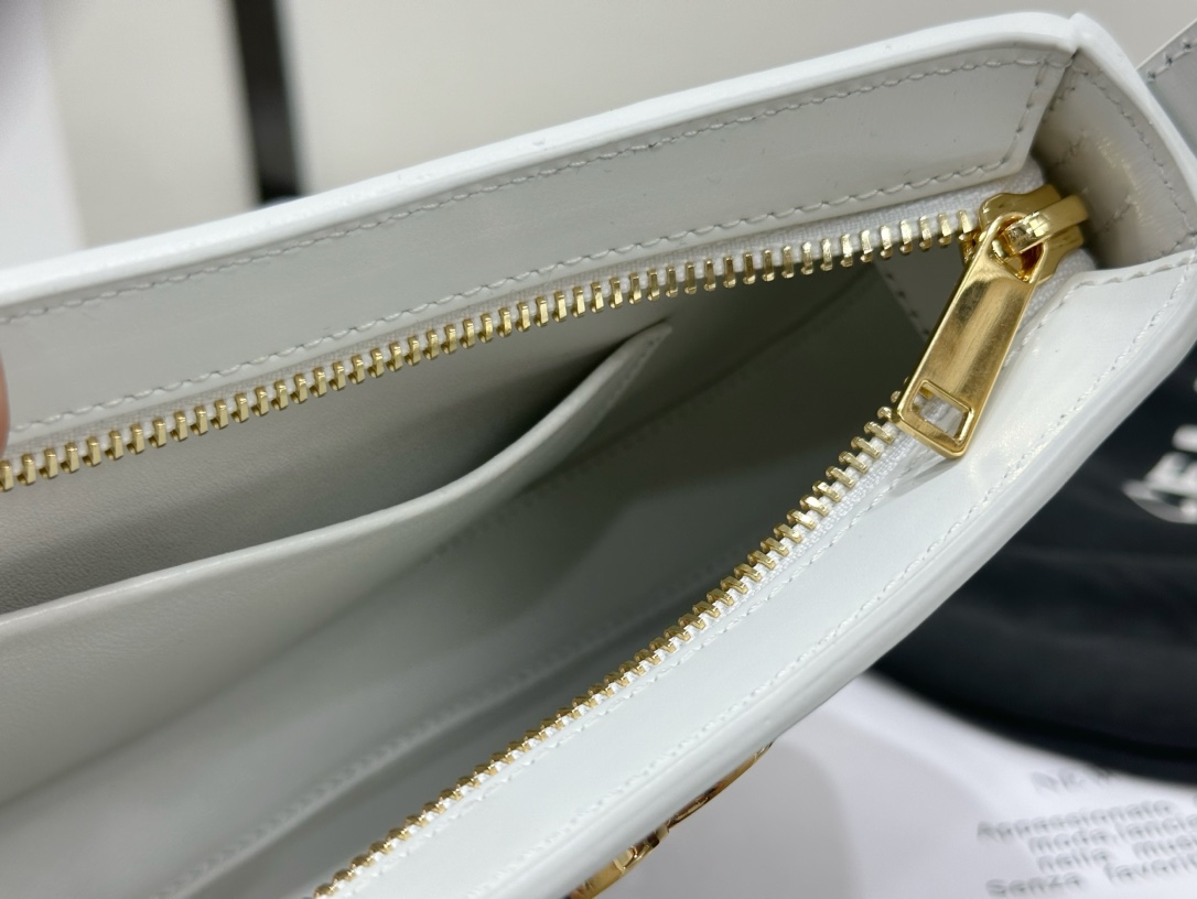 CELINE | TILLY Medium White Cowhide Leather Handbag, Cowhide Leather, Sheepskin Lining