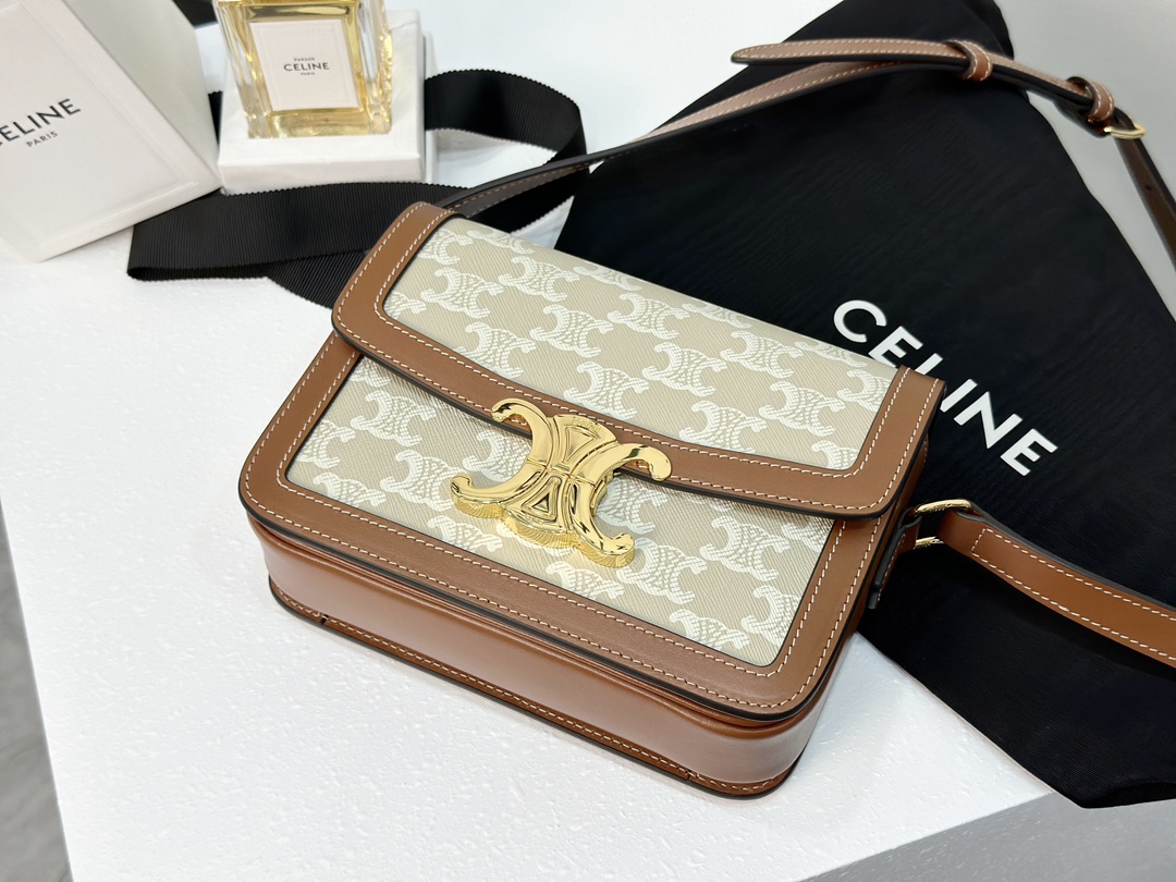 CELINE | TRIOMPHE BOX Beige, Vintage Monogram Tofu Bag