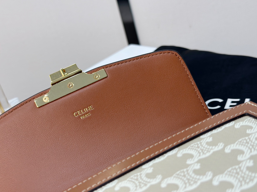 CELINE | TRIOMPHE BOX Beige, Vintage Monogram Tofu Bag