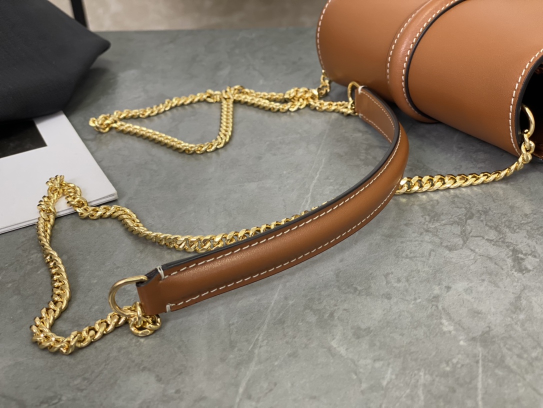 CELINE | Crossbody Chain Wallet