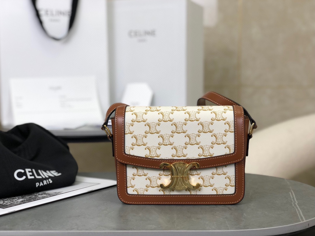 CELINE | TRIOMPHE BOX Vintage Monogram Tofu Bag