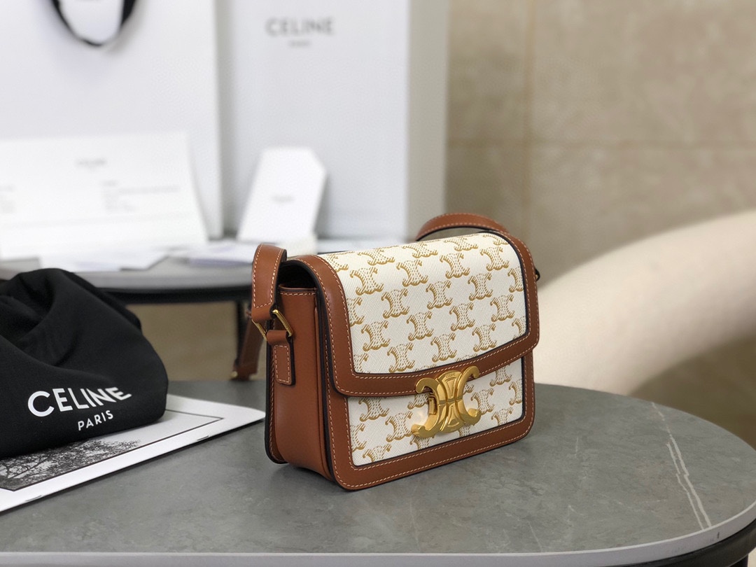 CELINE | TRIOMPHE BOX Vintage Monogram Tofu Bag