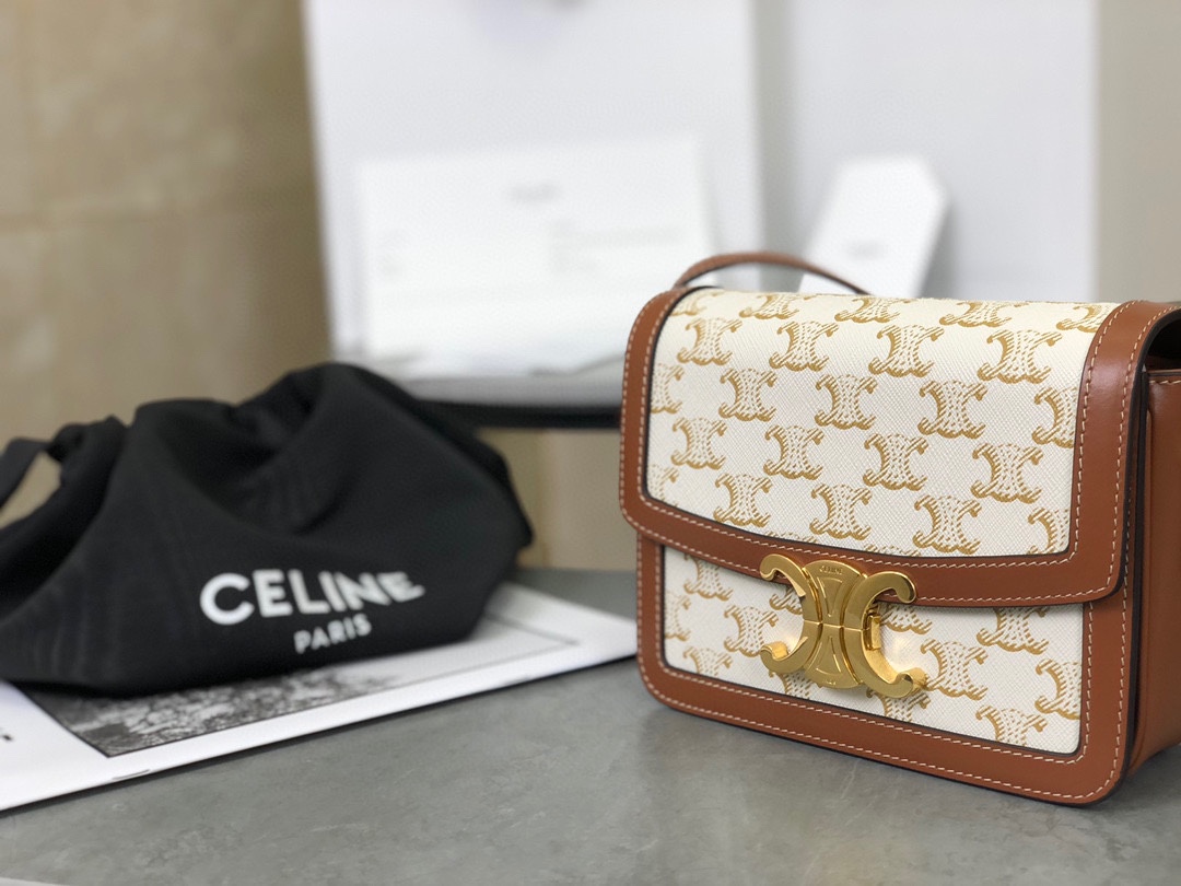 CELINE | TRIOMPHE BOX Vintage Monogram Tofu Bag