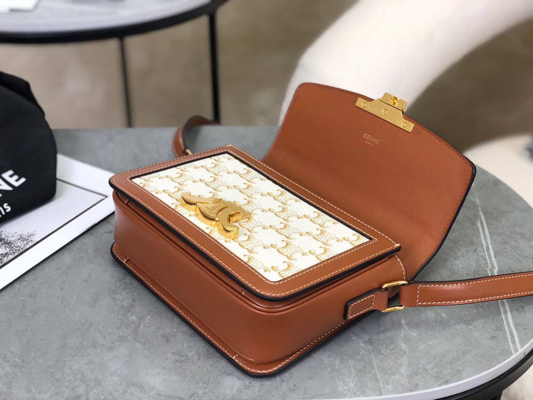 CELINE | TRIOMPHE BOX Vintage Monogram Tofu Bag