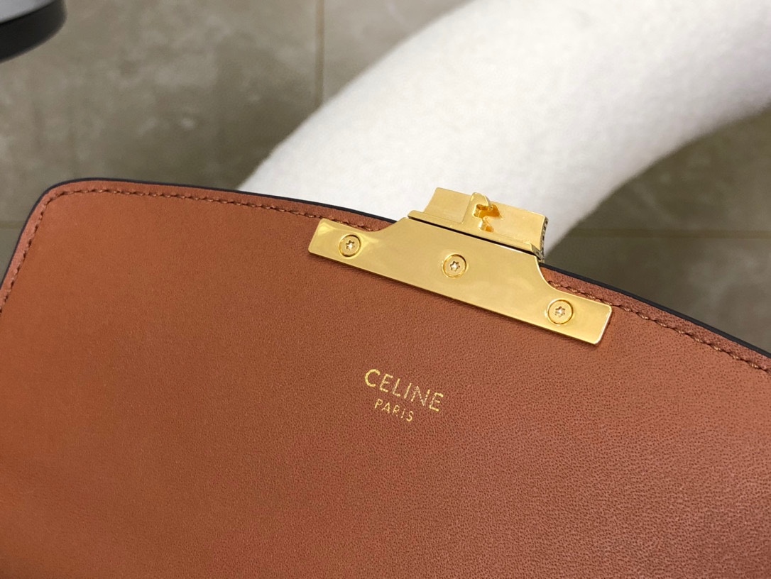 CELINE | TRIOMPHE BOX Vintage Monogram Tofu Bag