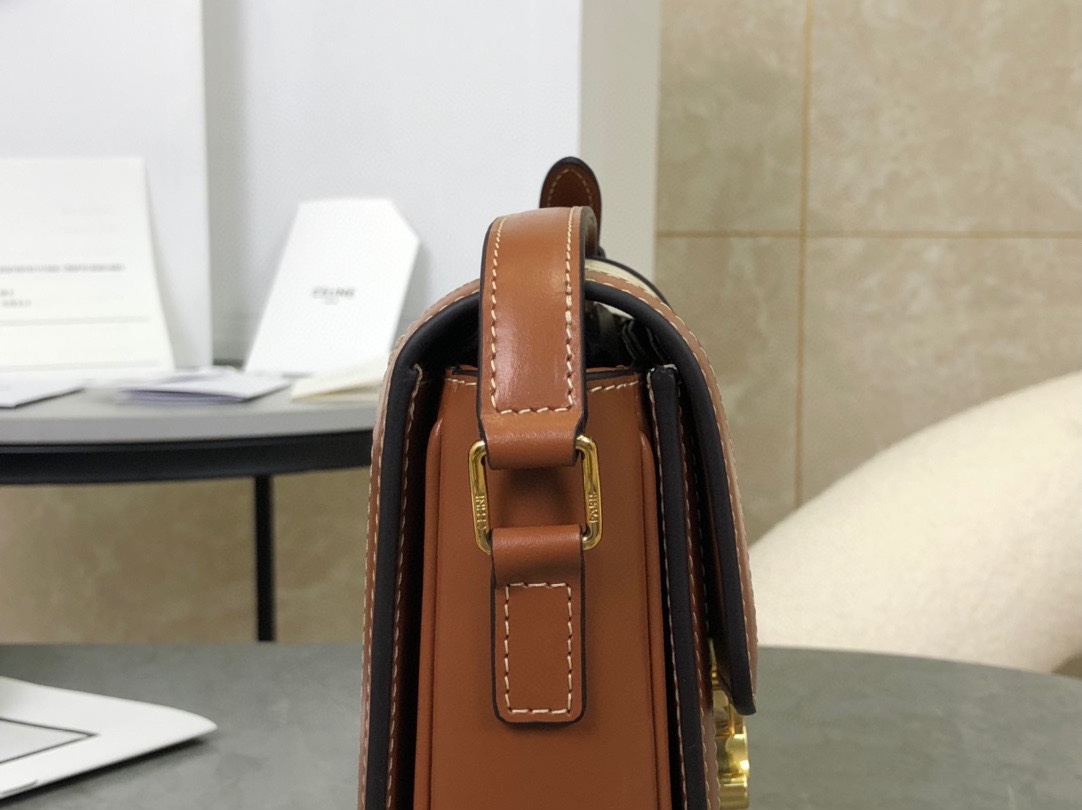 CELINE | TRIOMPHE BOX Vintage Monogram Tofu Bag