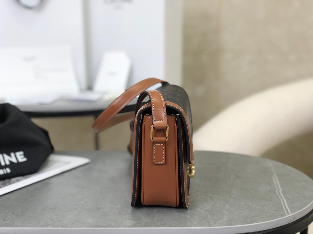 CELINE | TRIOMPHE BOX Vintage Monogram Tofu Bag