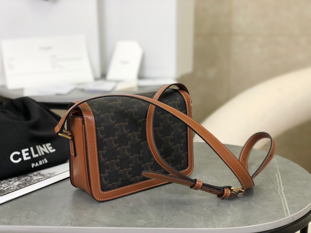 CELINE | TRIOMPHE BOX Vintage Monogram Tofu Bag