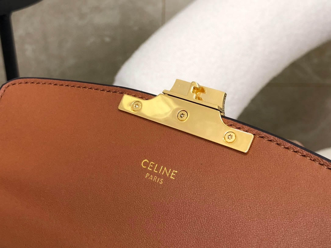 CELINE | TRIOMPHE BOX Vintage Monogram Tofu Bag