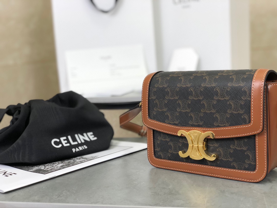 CELINE | TRIOMPHE BOX Vintage Monogram Tofu Bag