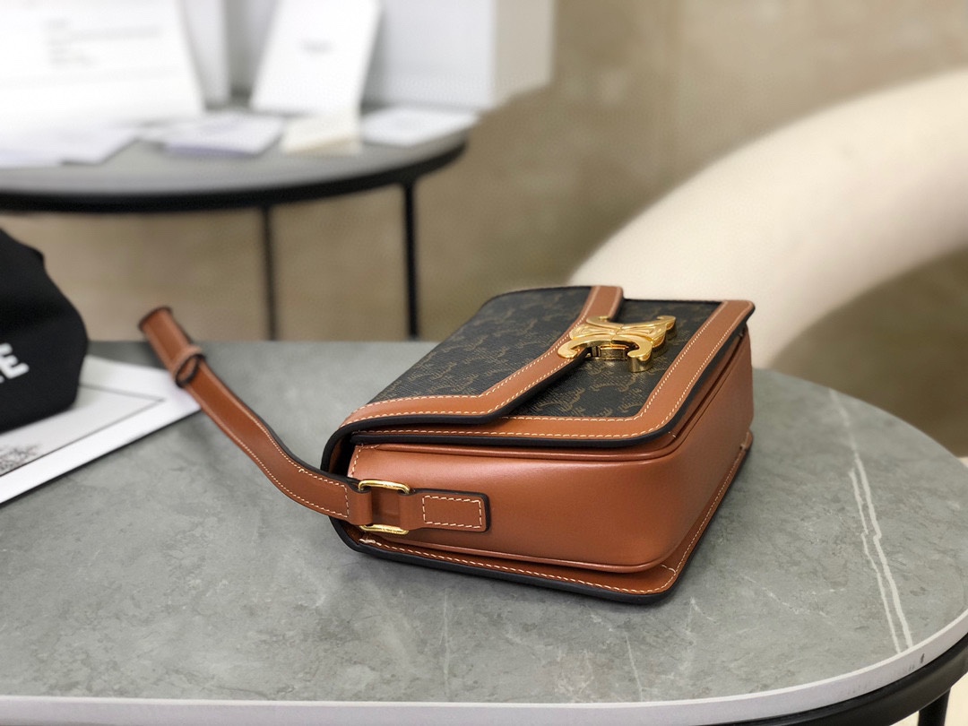 CELINE | TRIOMPHE BOX Vintage Monogram Tofu Bag