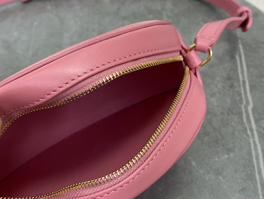 CELINE | Small Crossbody Mooncake Bag