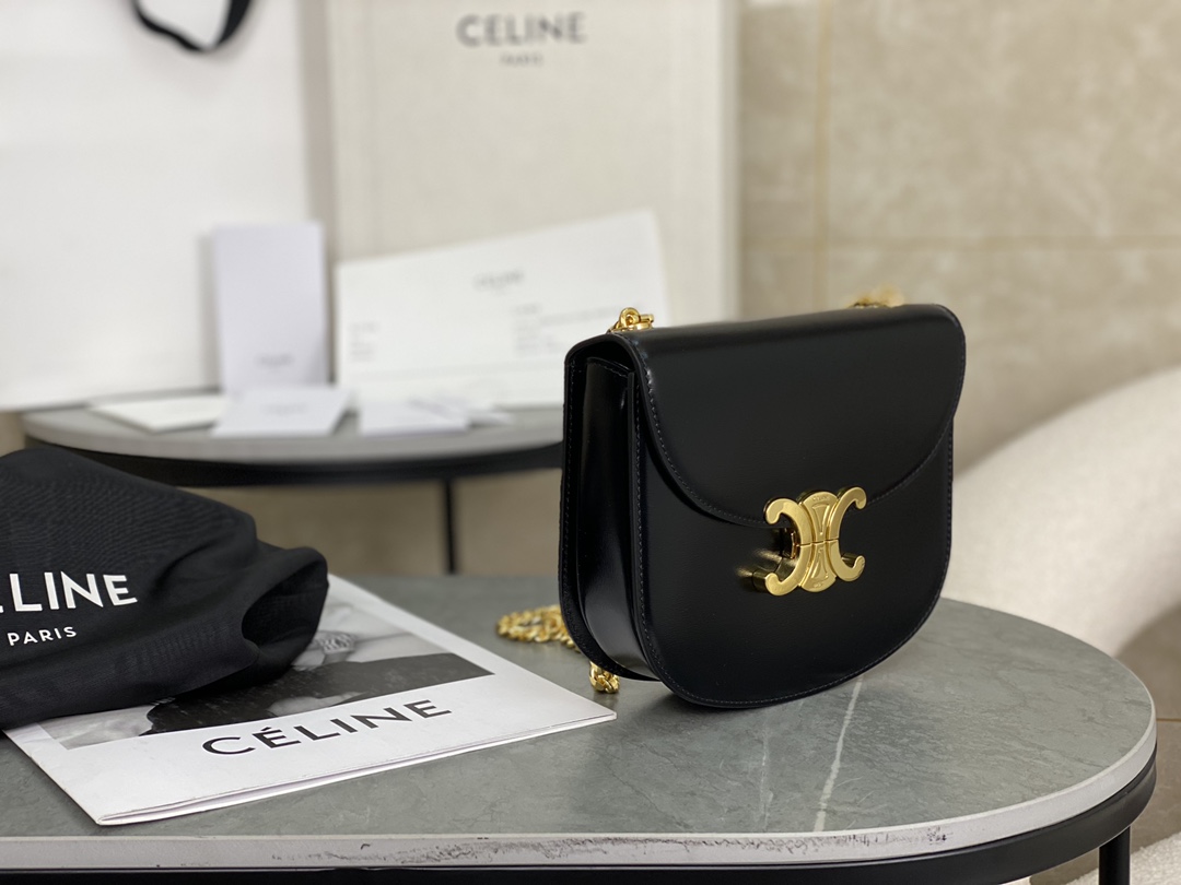 CELINE | Leather Chain Saddle Bag