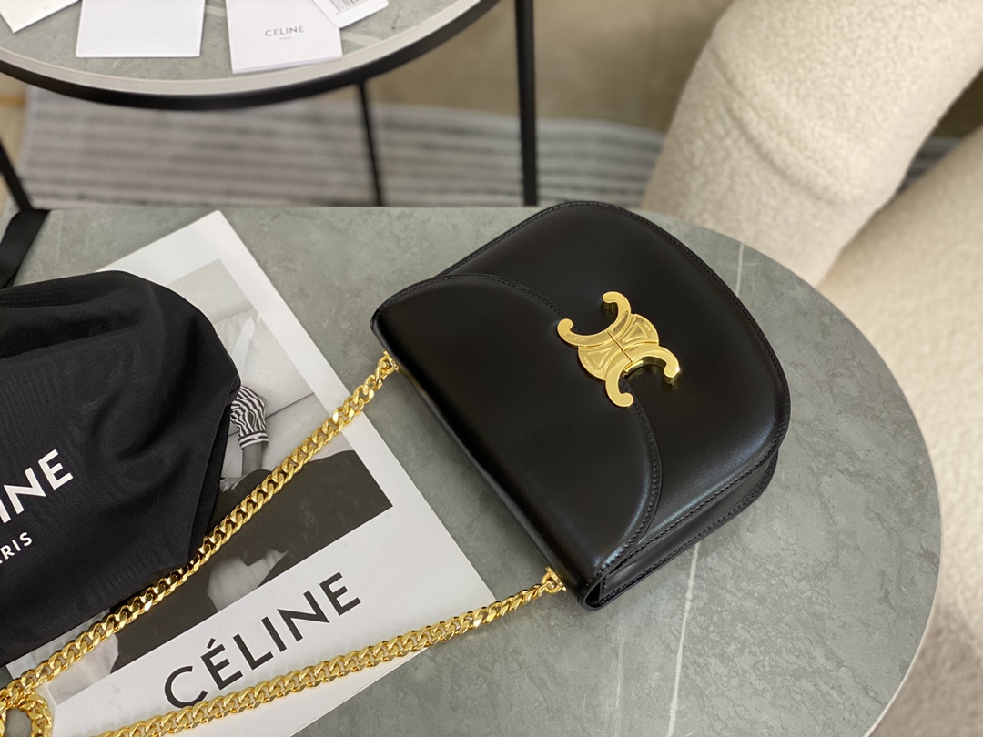 CELINE | Leather Chain Saddle Bag