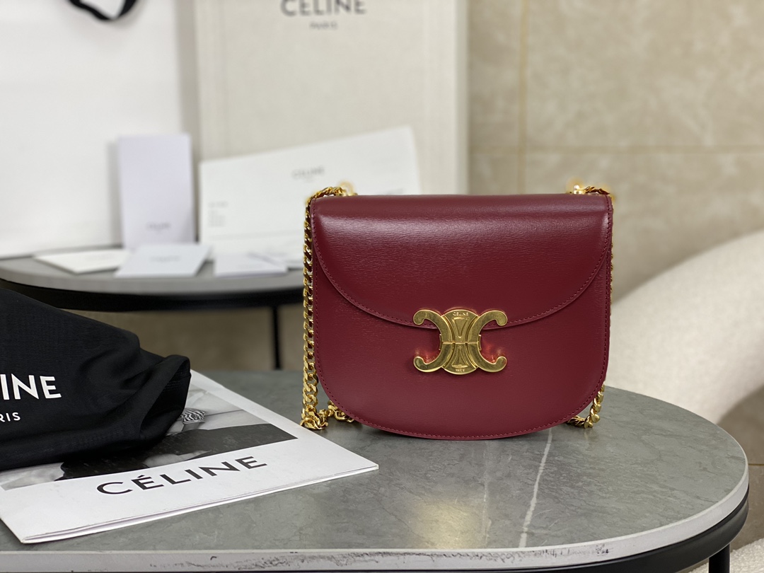 CELINE | Leather Chain Saddle Bag