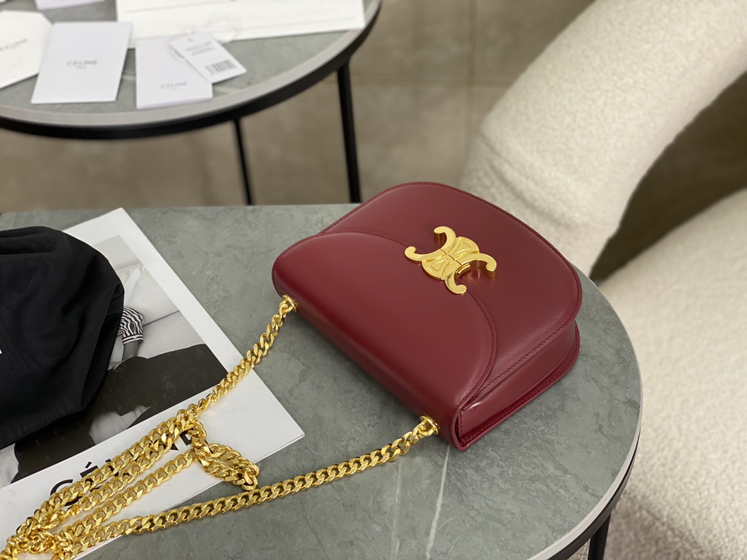 CELINE | Leather Chain Saddle Bag