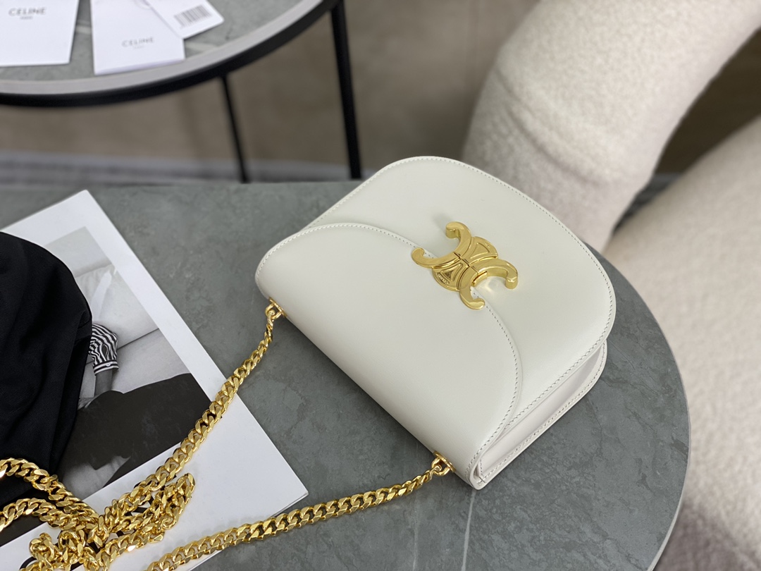 CELINE | Leather Chain Saddle Bag