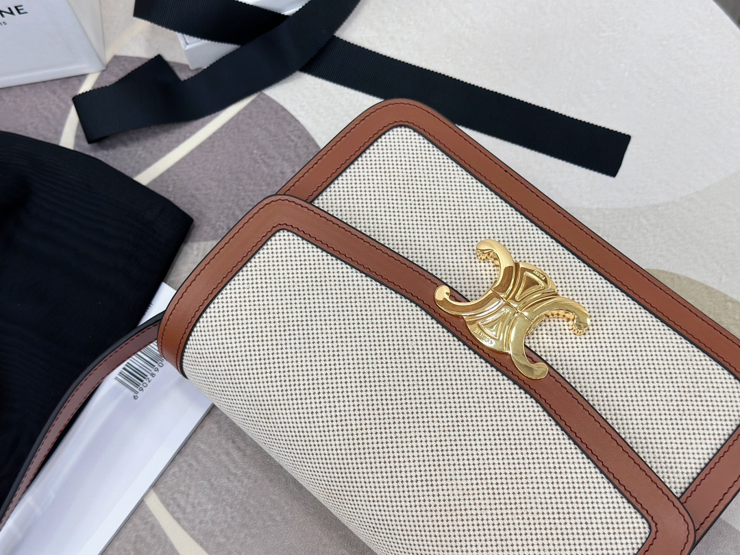 CELINE | TRIOMPHE～ Canvas with Cowhide Leather