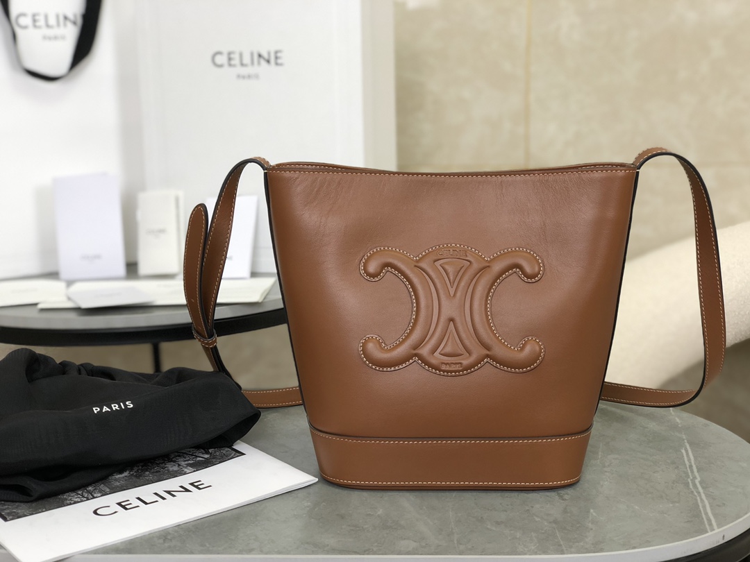 CELINE | CUIR TRIOMPHE Full Leather Small Barrel, Imported Original Cowhide Material