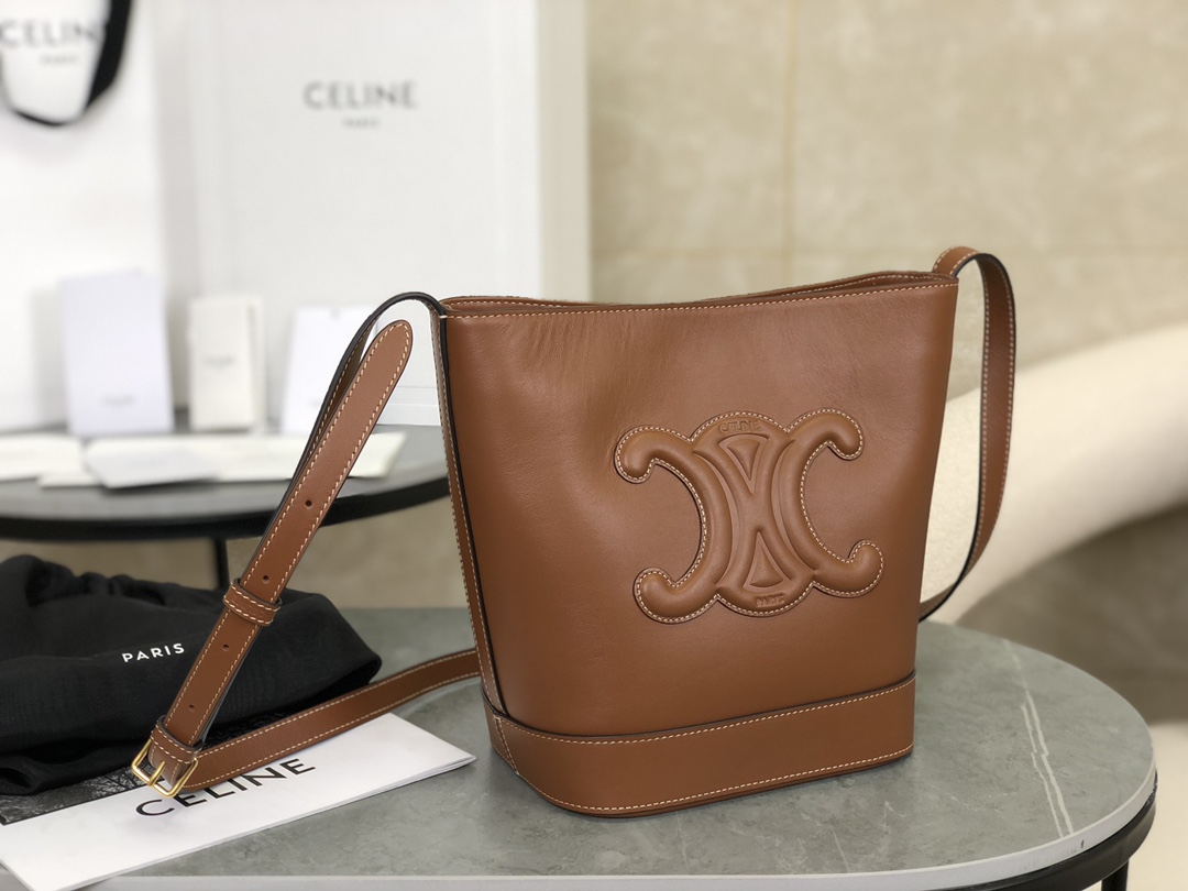 CELINE | CUIR TRIOMPHE Full Leather Small Barrel, Imported Original Cowhide Material