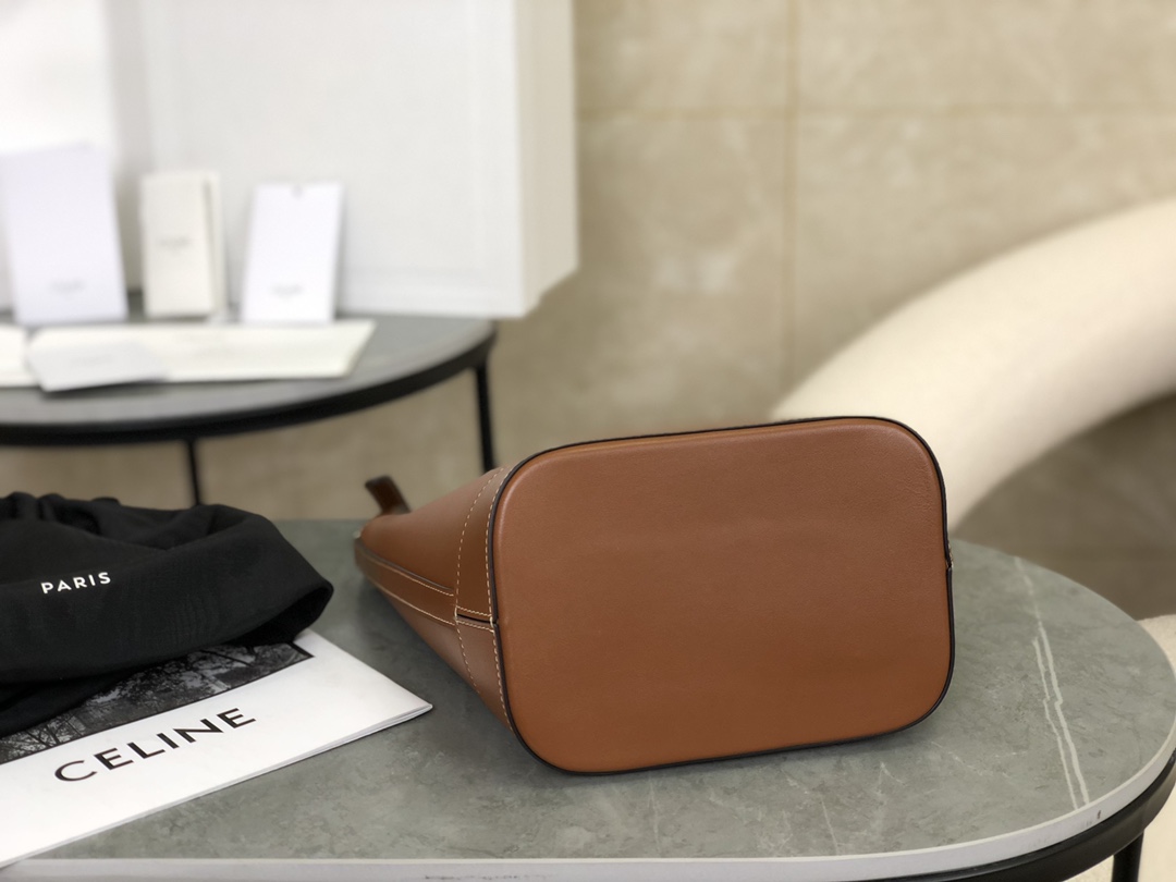 CELINE | CUIR TRIOMPHE Full Leather Small Barrel, Imported Original Cowhide Material