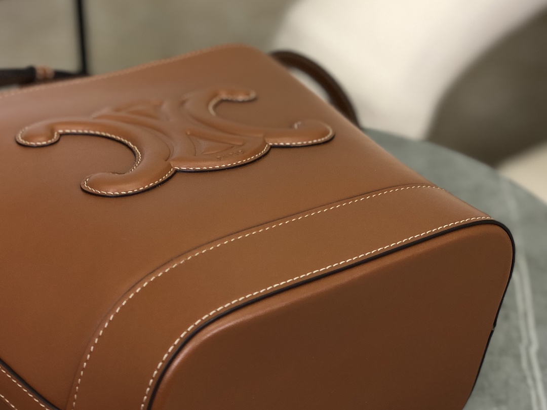 CELINE | CUIR TRIOMPHE Full Leather Small Barrel, Imported Original Cowhide Material