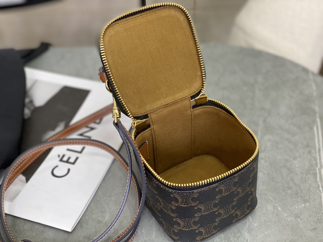 CELINE | TRIOMPHE CANVAS Mini Makeup Bag