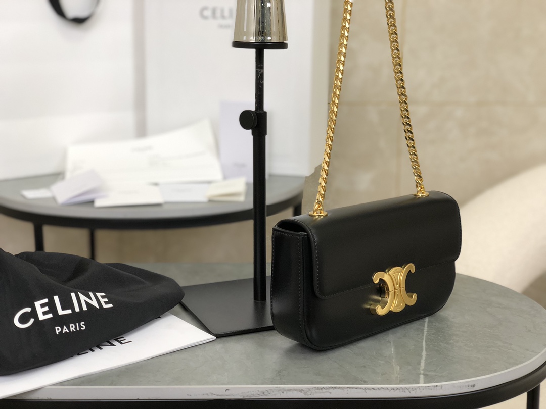 CELINE Triomphe Chain Underarm Bag