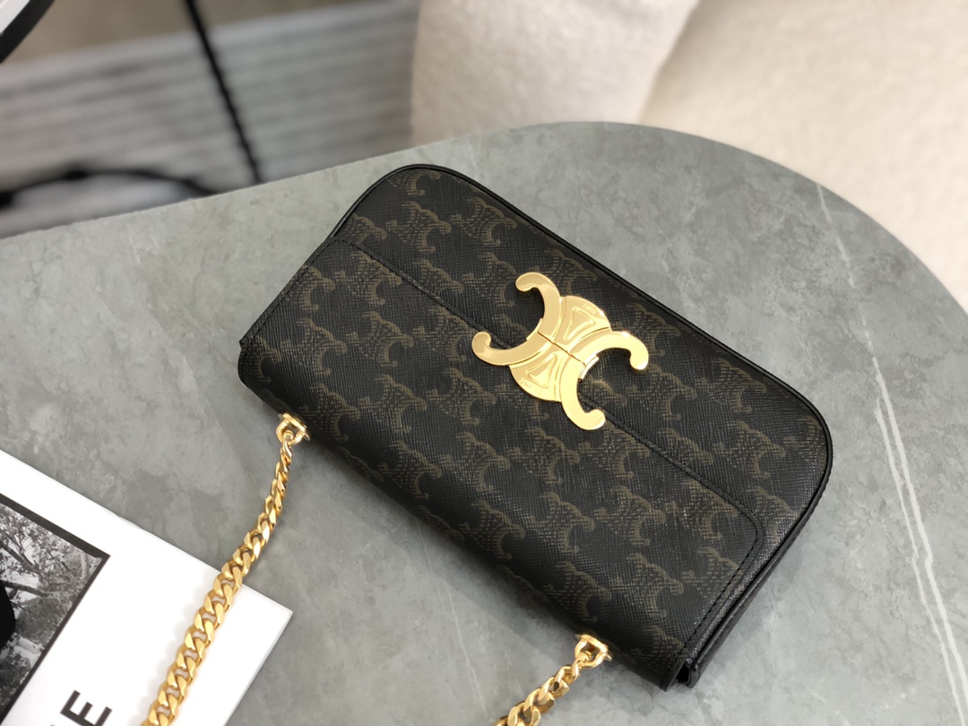 CELINE Triomphe Chain Underarm Bag