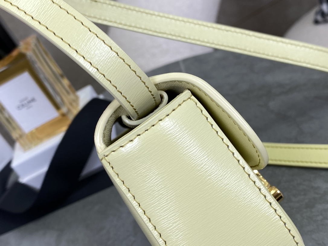 CELINE | TRIOMPHE MINI Chick Yellow 