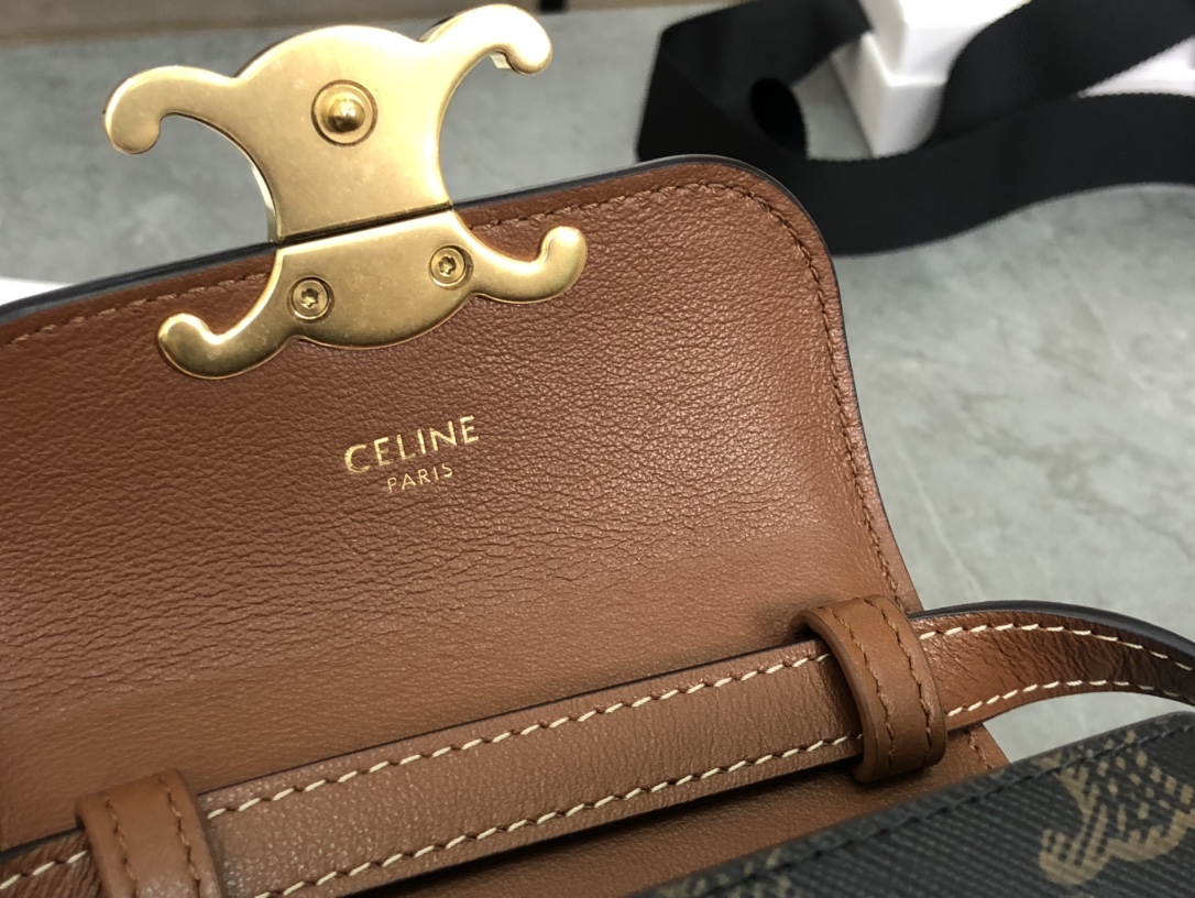 CELINE | TRIOMPHE MINI Chick Yellow 