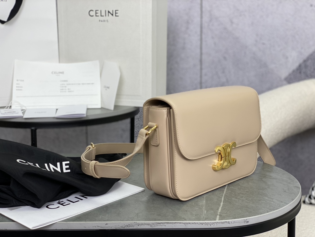 CELINE | Triomphe Milk Tea Medium Box