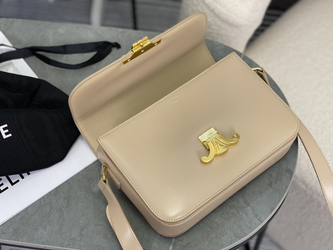 CELINE | Triomphe Milk Tea Medium Box