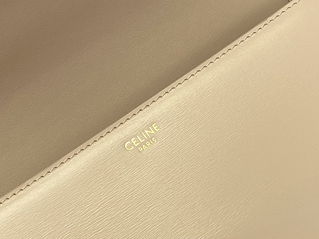 CELINE | Triomphe Milk Tea Medium Box