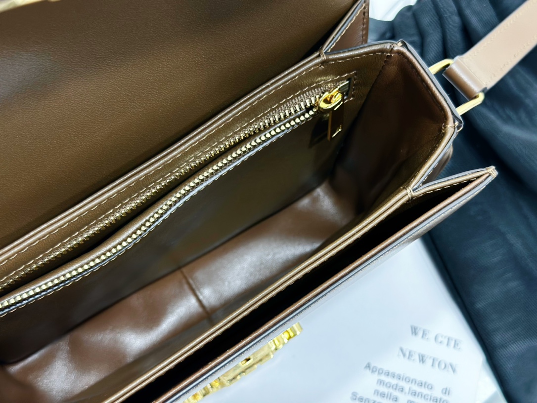 CELINE | Triomphe Khaki Box