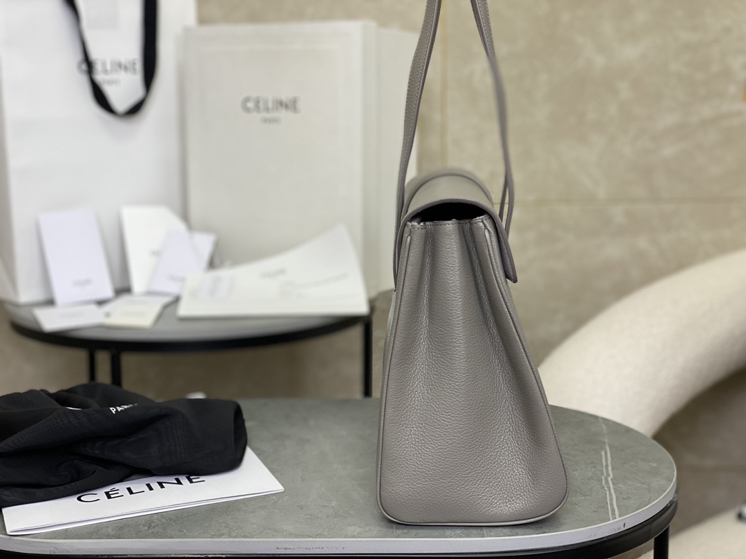 CELINE | SOFT 16 Medium, Smooth Texture Leather