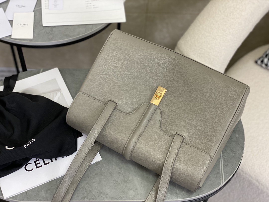 CELINE | SOFT 16 Medium, Smooth Texture Leather