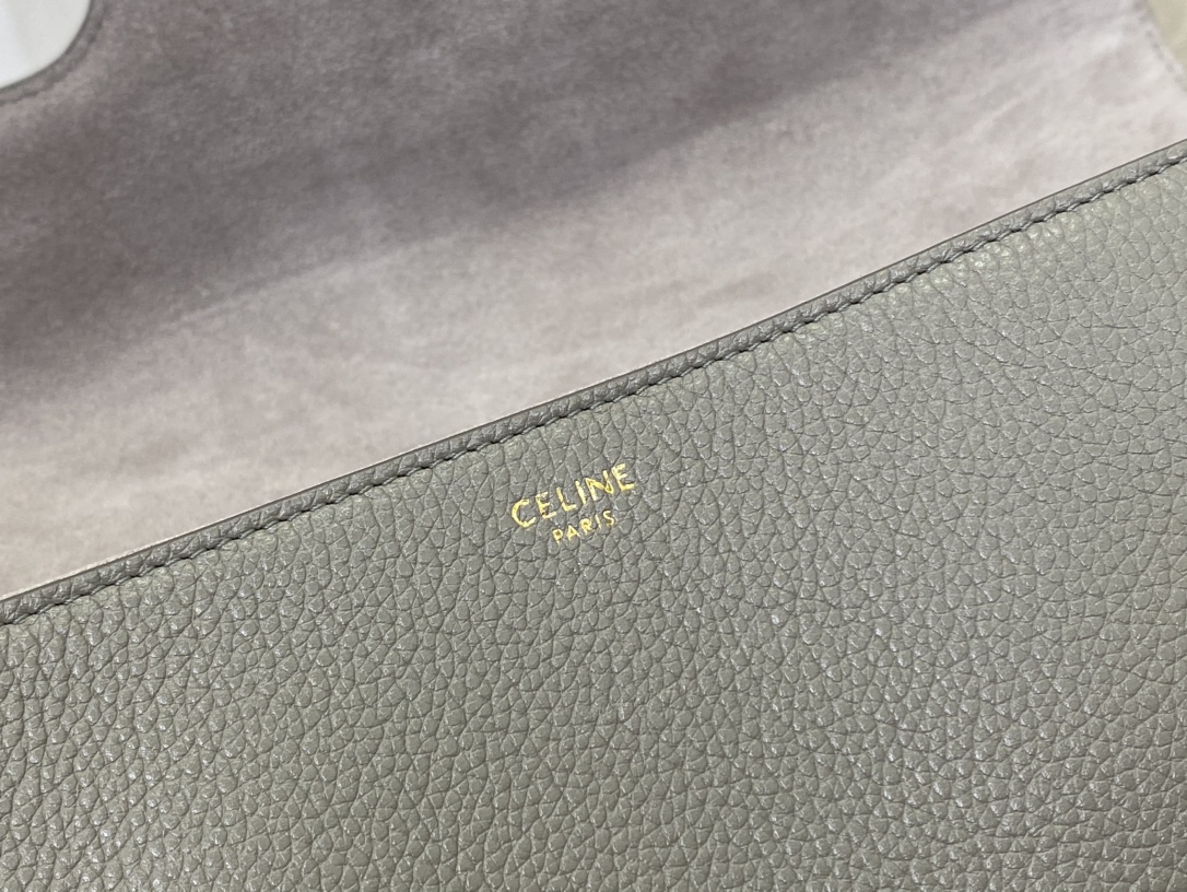 CELINE | SOFT 16 Medium, Smooth Texture Leather