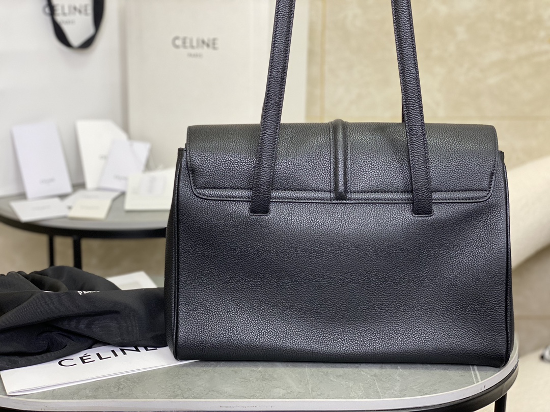 CELINE | SOFT 16 Medium, Soft Litchi Texture Leather