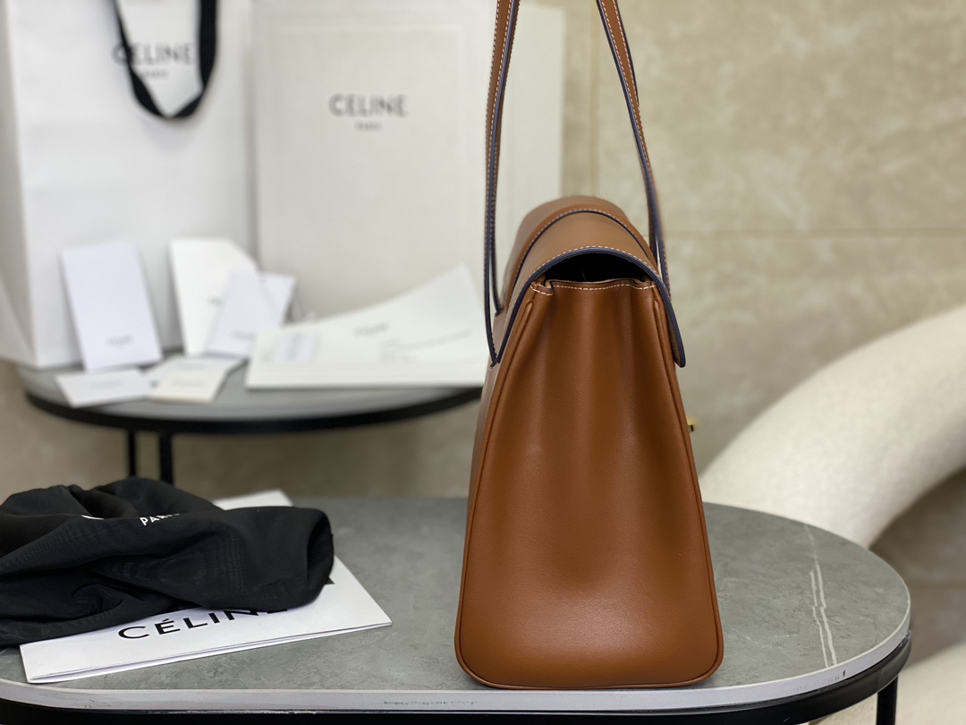 CELINE | SOFT 16 Medium, Smooth Texture Leather